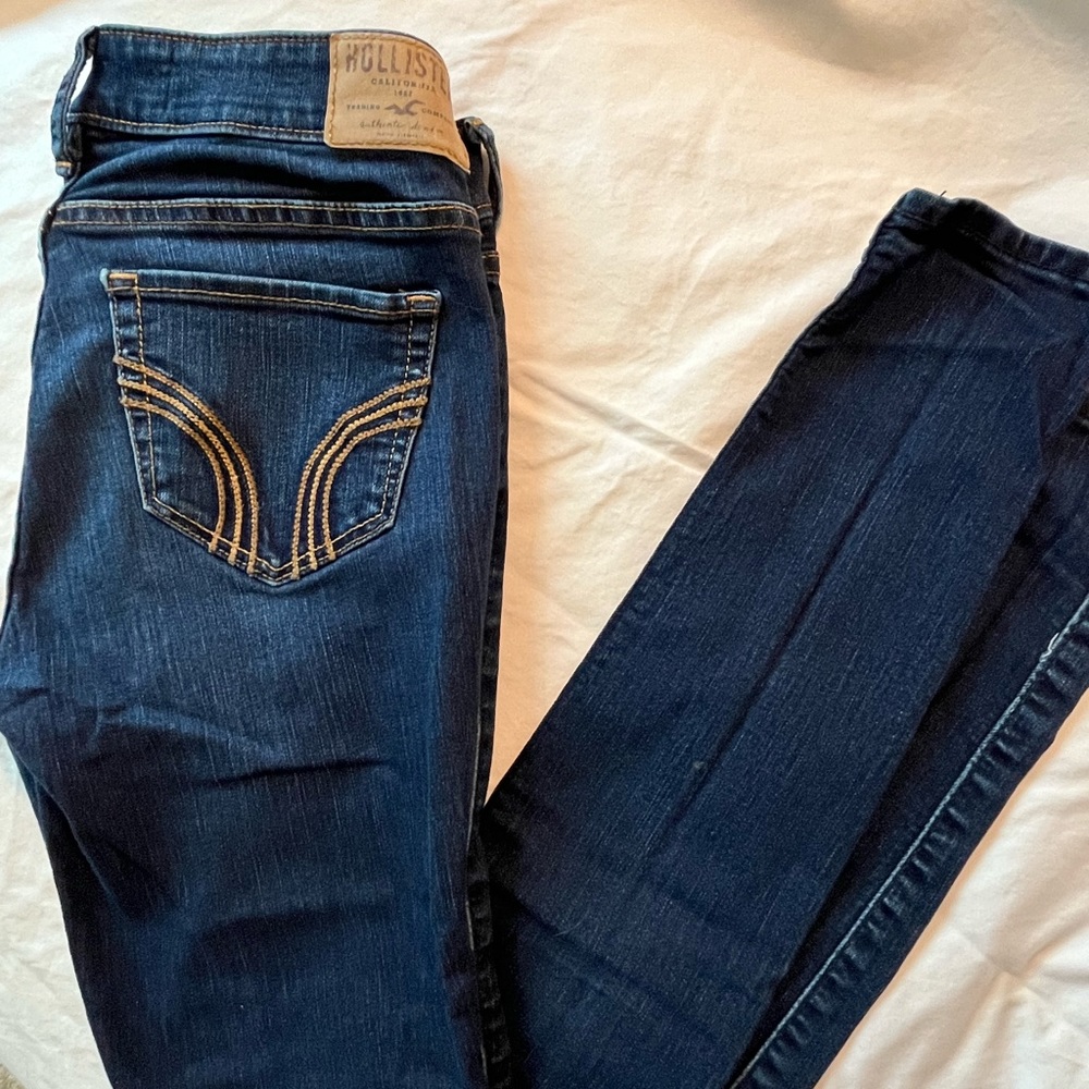Hollister dark denim skinny Jean.